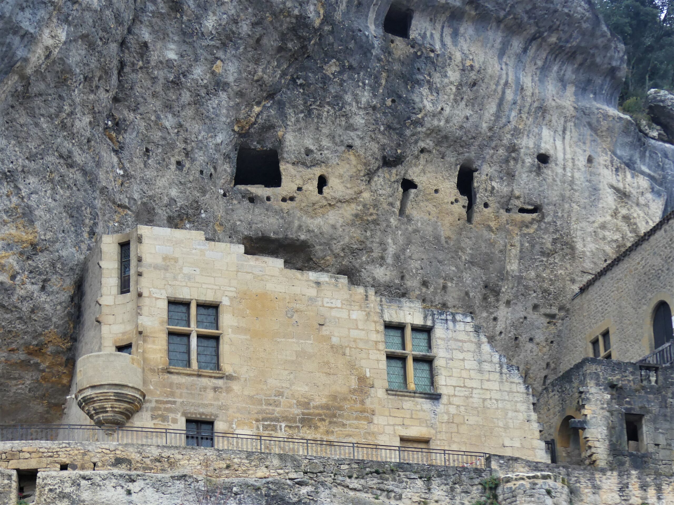 Village troglodyte les Eyzies de Tayac Sireuil