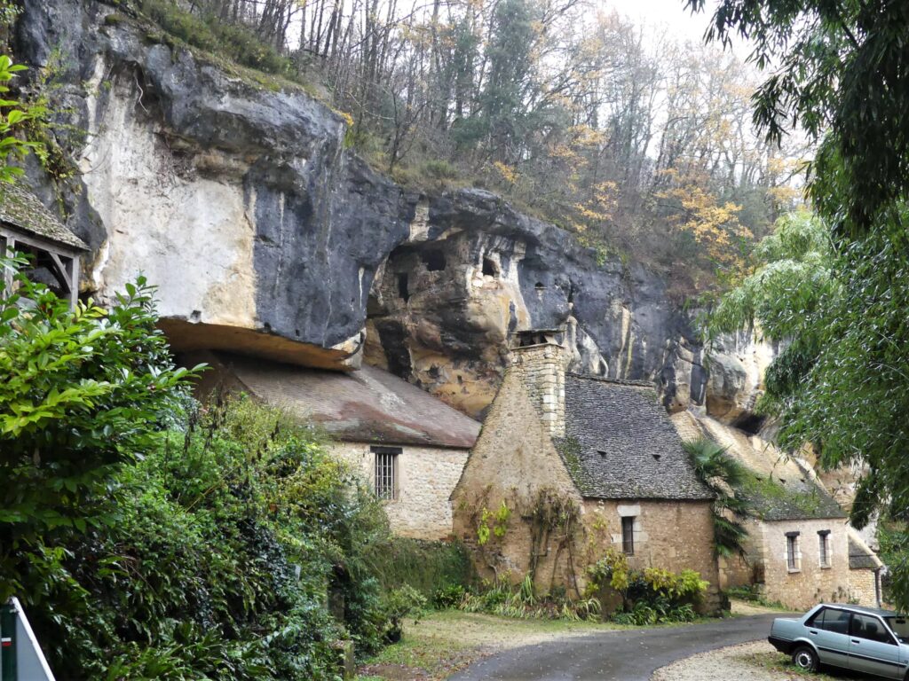 villages troglodytes de Dordogne