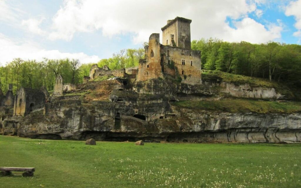 visite du chateau de commarque
