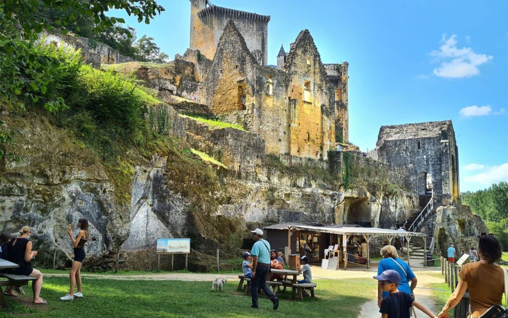 visiter le chateau de commarque