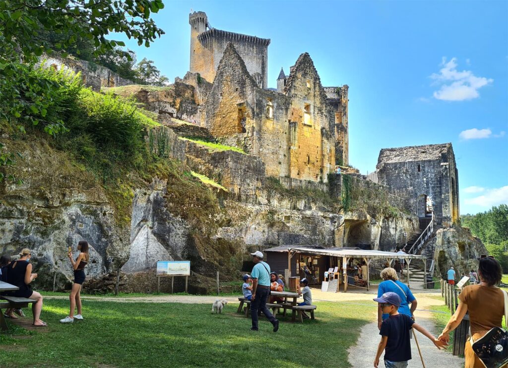 Chateau de Commarque (24620)