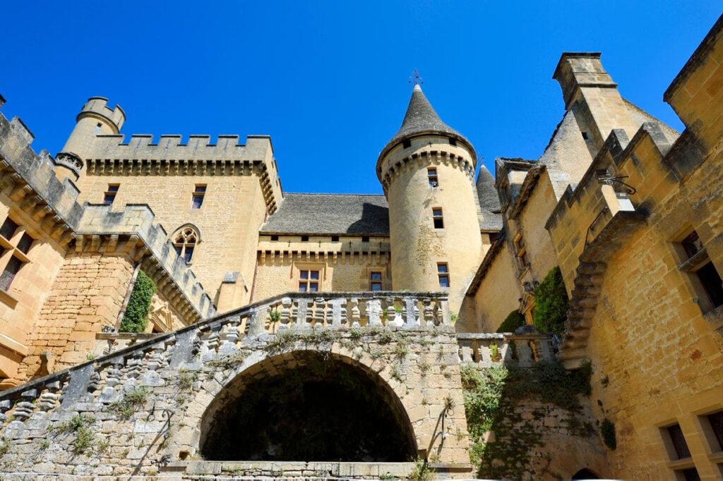 chateau de puymartin près de sarlat