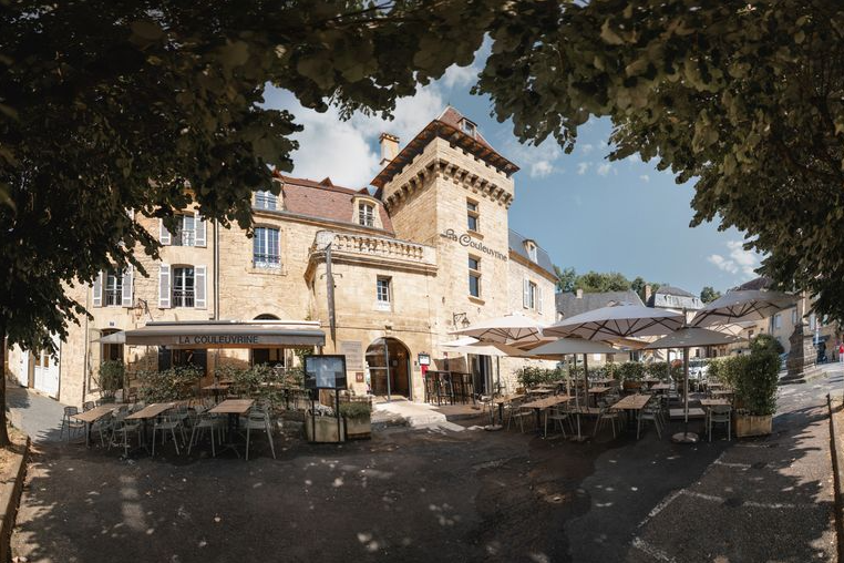 Façade et terrasse La Couleuvrine à Sarlat